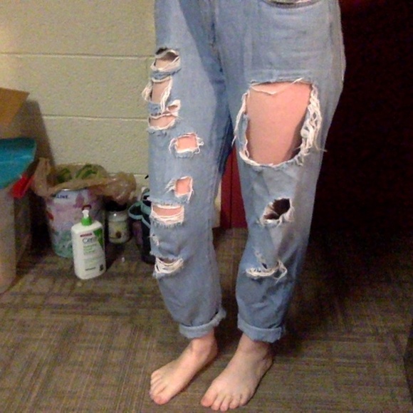 Forever 21 Distressed Boyfriend Jeans - Picture 3 of 5